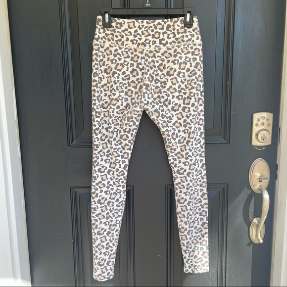 Wild Fable Pink and Grey Cheetah Leopard Leggings - Picture 4 of 6